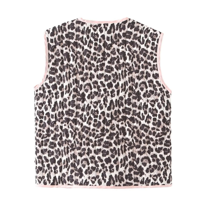 Damern quiltad väst med leopardmönster och dekorativt bindband Mirla-Eva Jonsson