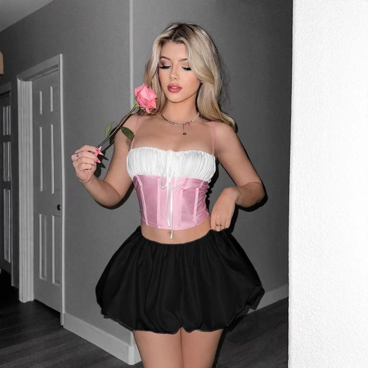 Damern romantisk crop-top med volang och lätt utsvängd kjol Mirla-Eva Jonsson
