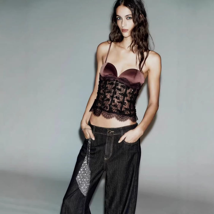 Damern spets crop top med hjärtformad utskärning och elegant midjeband Mirla-Eva Jonsson