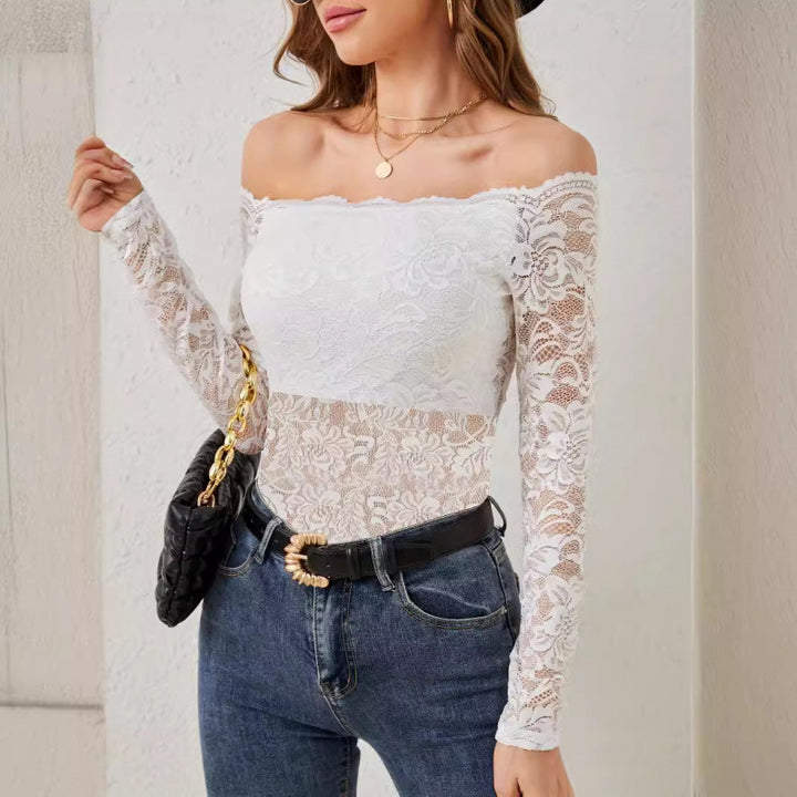 Damern spetsblus med off-shoulder design och långa ärmar Mirla-Eva Jonsson