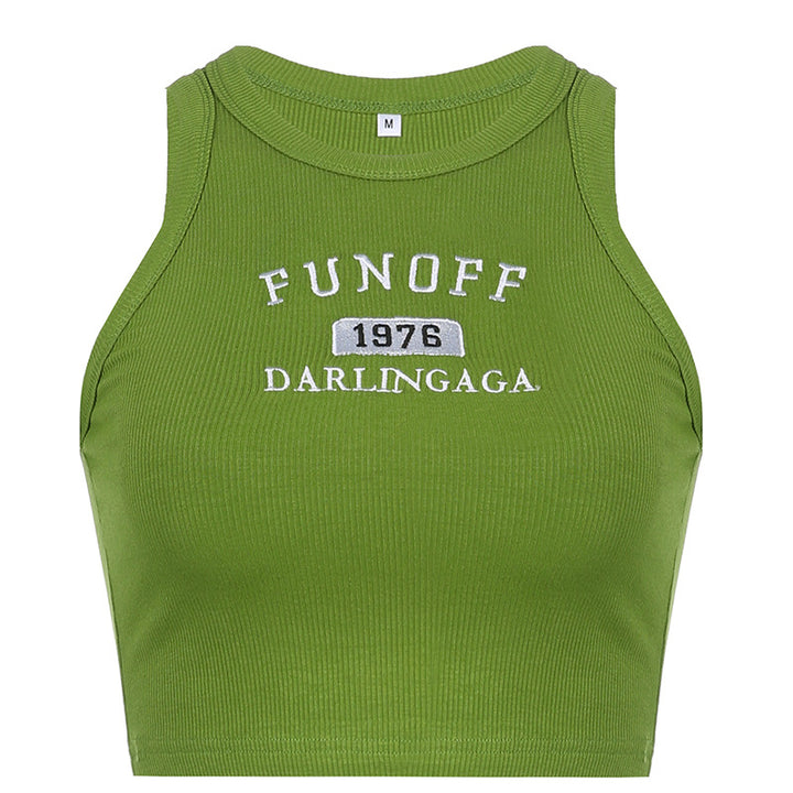 Damern sportig crop-top med stiligt tryck och hög hals design Mirla-Eva Jonsson