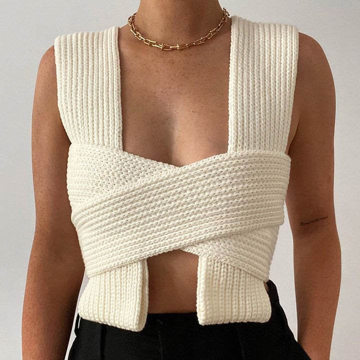 Damern stickad crop-top med raffinerade ryggdetaljer Mirla-Eva Jonsson