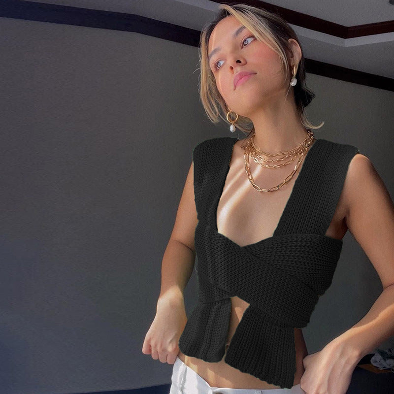Damern stickad crop-top med raffinerade ryggdetaljer Mirla-Eva Jonsson