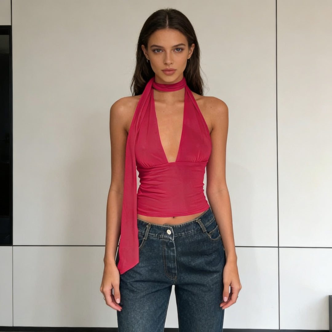 Damern stilfullt cropped top med smal halsprydnad Mirla-Eva Jonsson