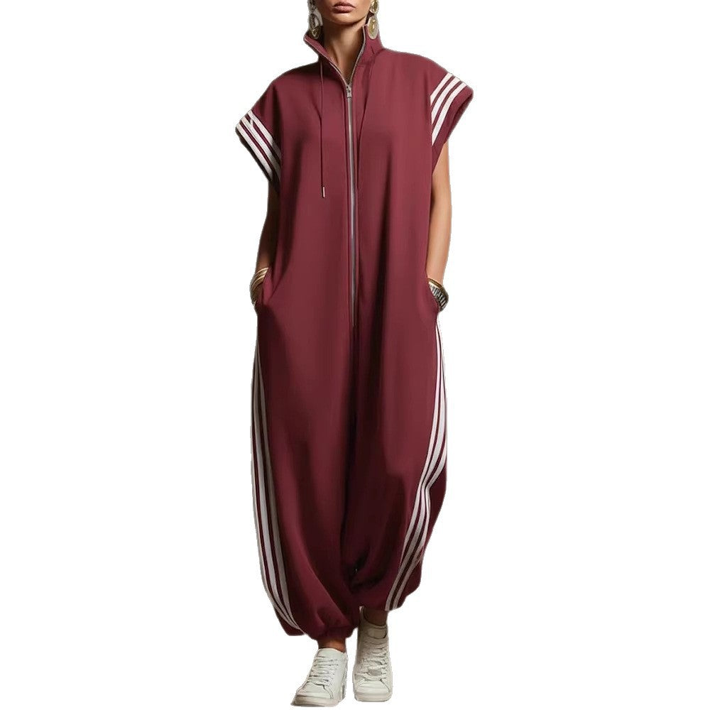 Damern stiliga jumpsuit med moderna kontraster Mirla-Eva Jonsson