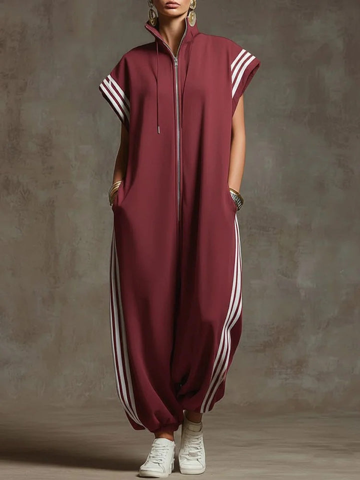 Damern stiliga jumpsuit med moderna kontraster Mirla-Eva Jonsson