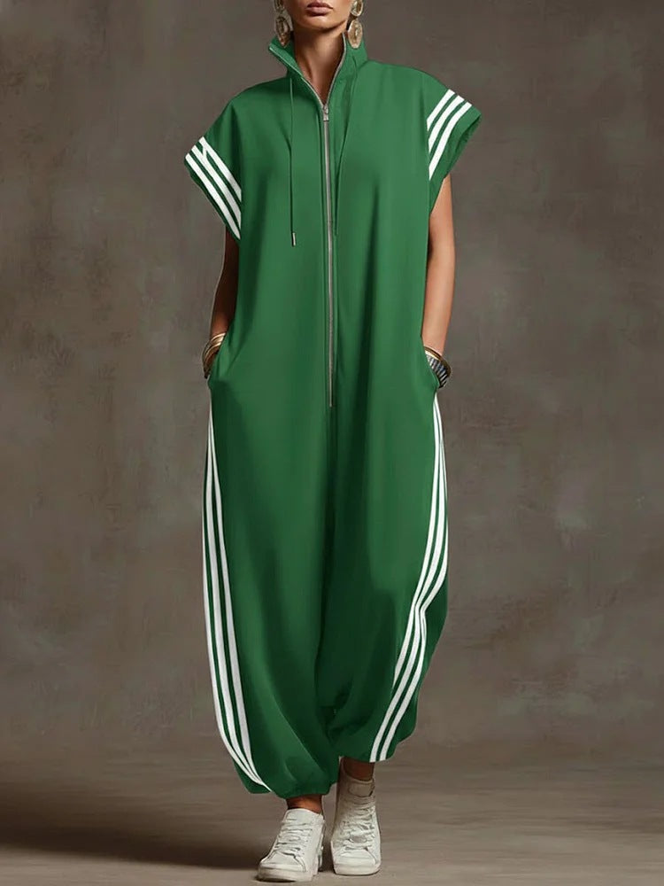 Damern stiliga jumpsuit med moderna kontraster Mirla-Eva Jonsson