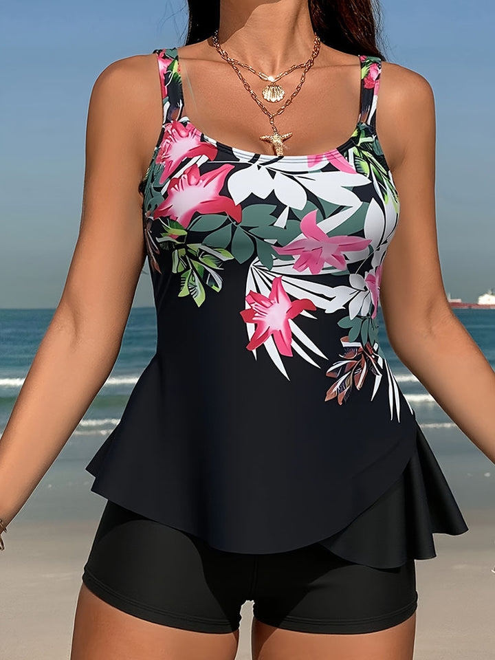 Damern tankini-set med flödande topp och korta shorts Mirla-Eva Jonsson