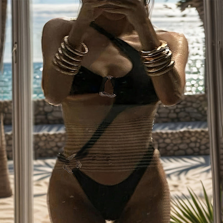Damern triangel-bikini med asymmetrisk design och justerbara band Mirla-Eva Jonsson