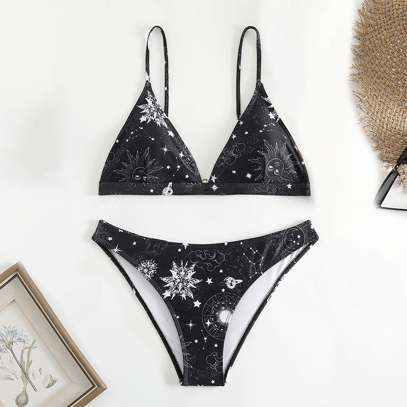 Damern triangelsläp bikini med galaxinspirerat design och justerbara bärremmar Mirla-Eva Jonsson