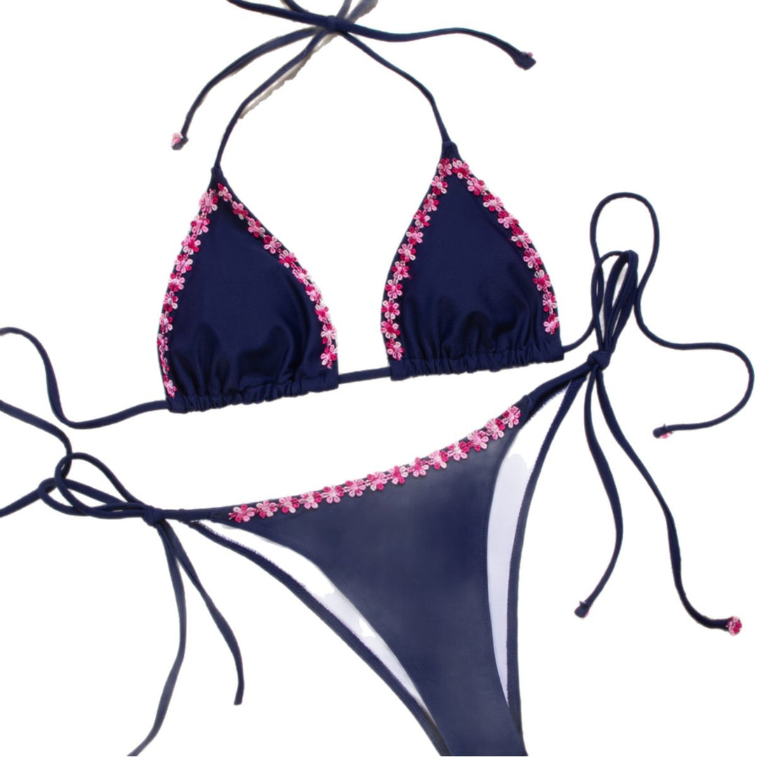 Damern triangelt-bikini med florala accenter och justerbara band Mirla-Eva Jonsson