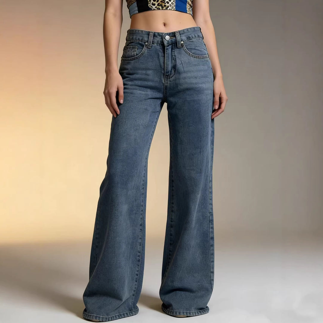 Damern vid hög midja jeans med speciella sömdetaljer Mirla-Eva Jonsson