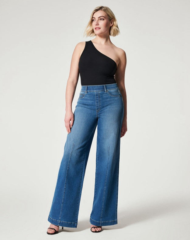 Damern vida High-Waist Jeans med eleganta skärningsdetaljer och markanta sömdetaljer Mirla-Eva Jonsson