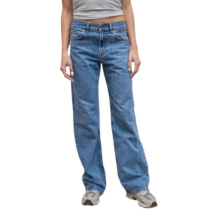 Damern vida jeans med avslappnad passform och fransad fåll Mirla-Eva Jonsson