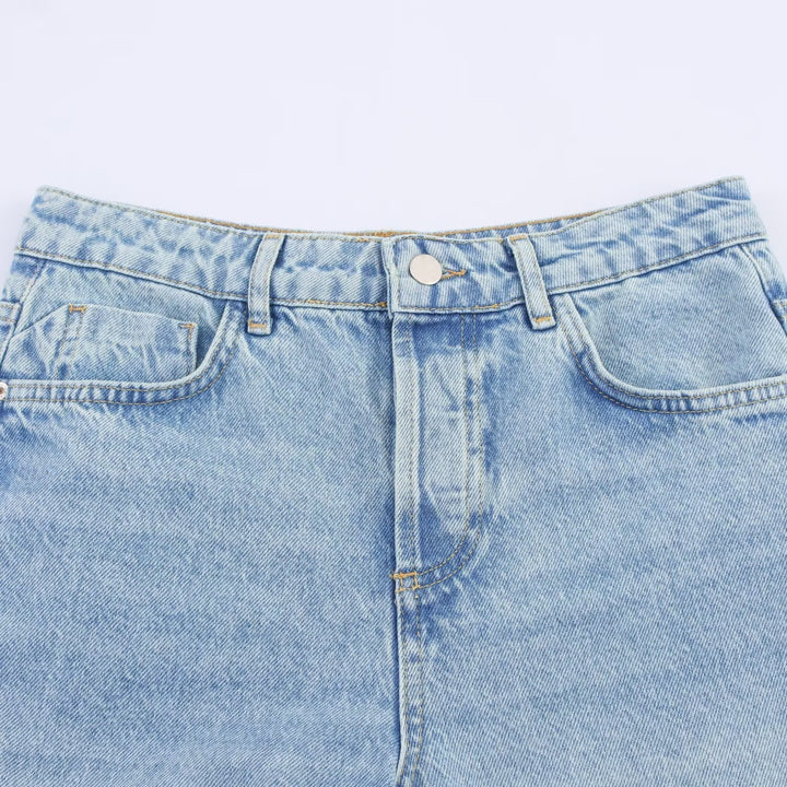 Damern vida jeans med blommiga spetsapplikationer Mirla-Eva Jonsson