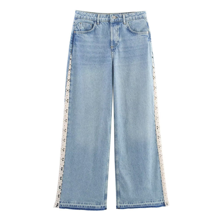 Damern vida jeans med blommiga spetsapplikationer Mirla-Eva Jonsson