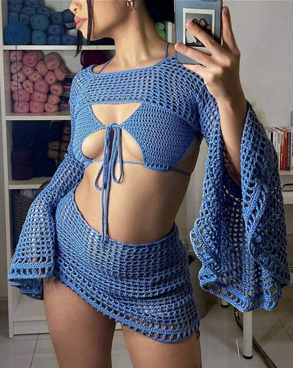 Damern virkade strandoutfit med lekfulla volangdetaljer Mirla-Eva Jonsson
