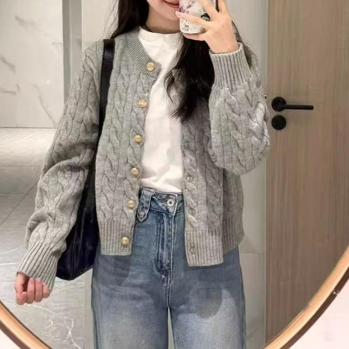 Damerna Cozy Cardigan med Kabelstickad Mönster Mirla-Eva Jonsson