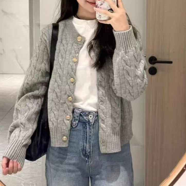 Damerna Cozy Cardigan med Kabelstickad Mönster Mirla-Eva Jonsson