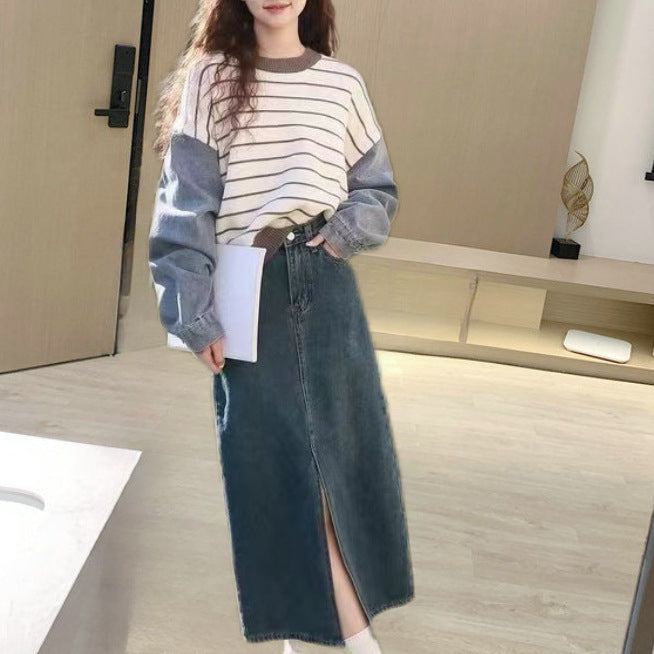 Damerna moderiktiga tröja med denimärmar Mirla-Eva Jonsson