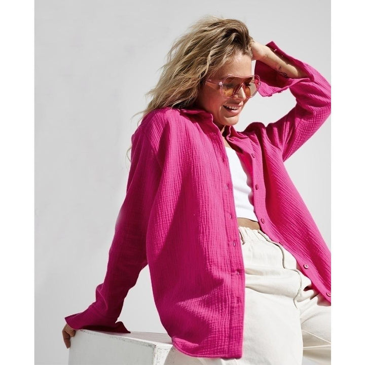 Damernas Avslappnad Blus i Lätt Rutig Design med Lång Ärme Mirla-Eva Jonsson