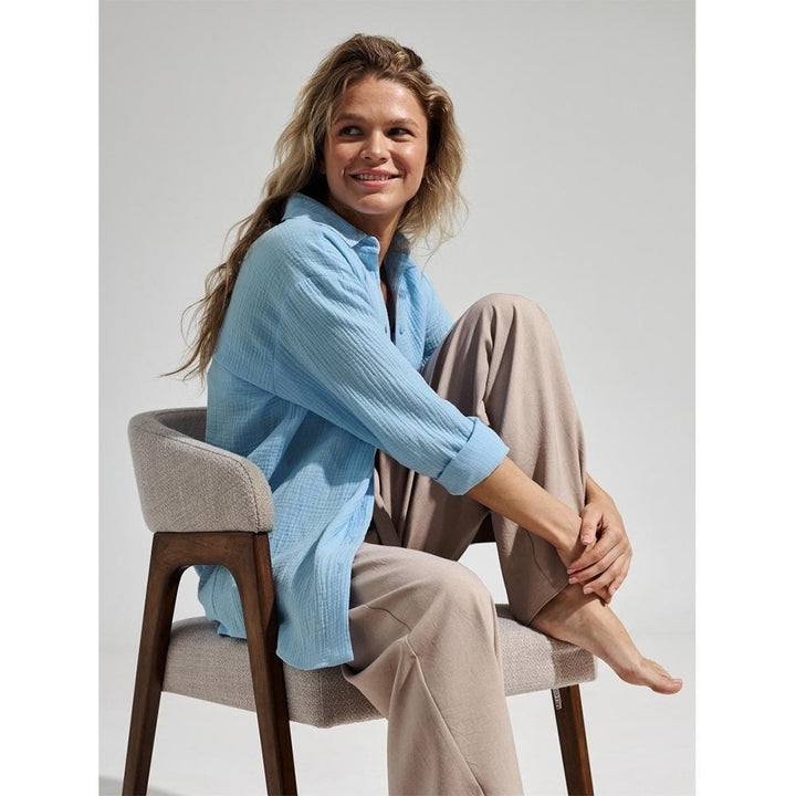 Damernas Avslappnad Blus i Lätt Rutig Design med Lång Ärme Mirla-Eva Jonsson