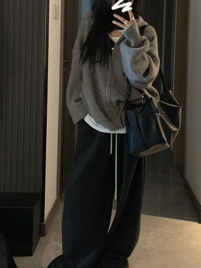 Damernas Bekväm Stickad Hoodie med Rymlig Huvudbonad och Dragkedja Mirla-Eva Jonsson