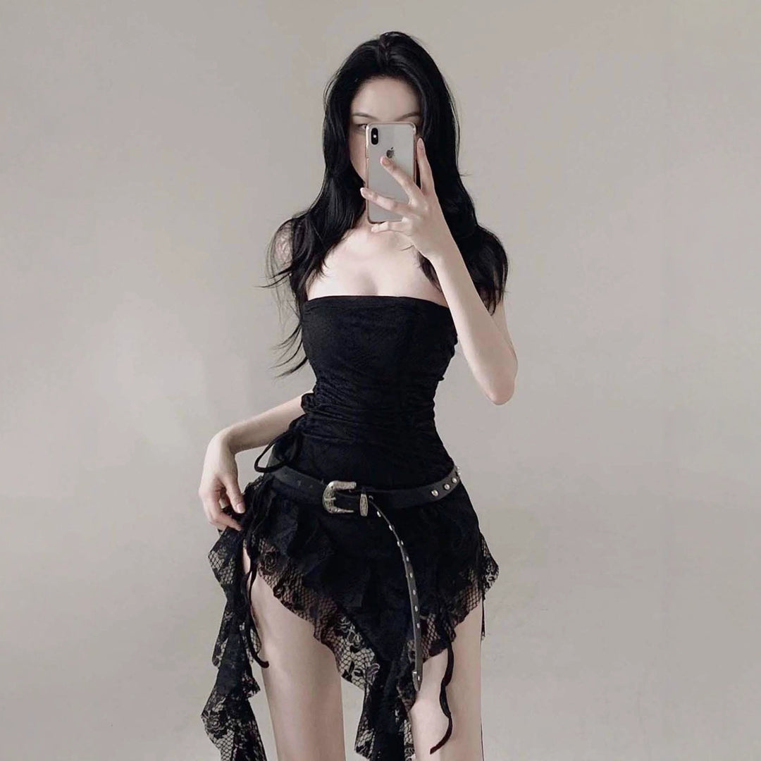 Damernas Bodycon dress med raffinerad volangkant och extra spetstillägg Mirla-Eva Jonsson