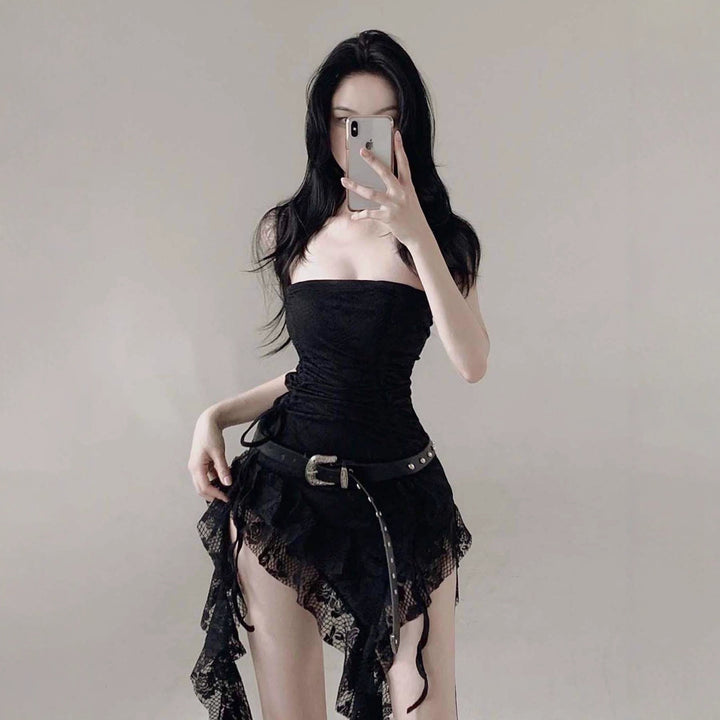 Damernas Bodycon dress med raffinerad volangkant och extra spetstillägg Mirla-Eva Jonsson