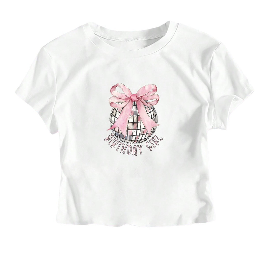 Damernas Crop-T-shirt med festligt födelsedagstema Mirla-Eva Jonsson