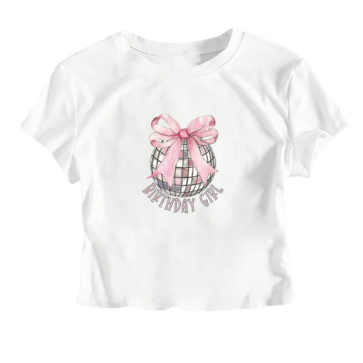 Damernas Crop-T-shirt med festligt födelsedagstema Mirla-Eva Jonsson
