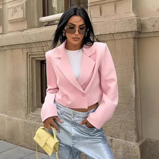 Damernas Croppad Blazerjacka med oversized ärmar och detaljknappar Mirla-Eva Jonsson