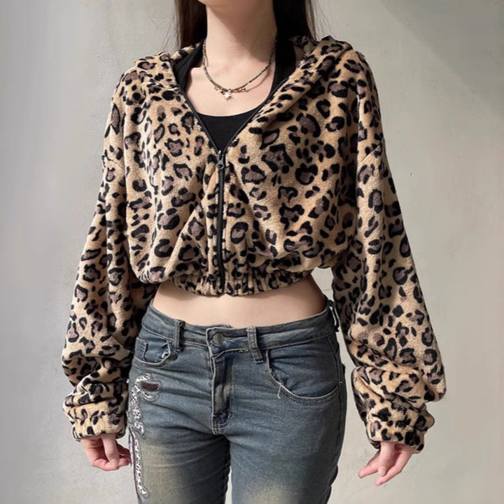 Damernas Cropped Hoodie med Leo-mönster Mirla-Eva Jonsson