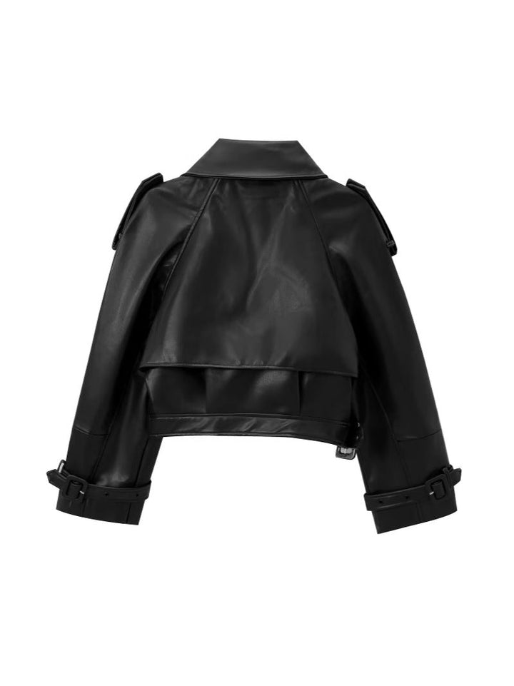 Damernas Cropped Läder Motorcykeljacka med Asymmetrisk Revers Mirla-Eva Jonsson
