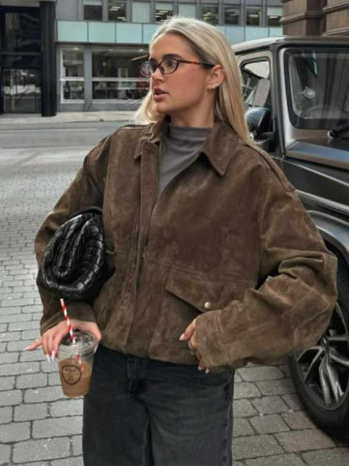 Damernas Cropped Mockajacka med avslappnad passform och praktiska fickor Mirla-Eva Jonsson