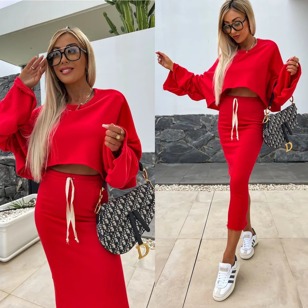 Damernas Cropped Sweatshirt och Midi Kjol Set Mirla-Eva Jonsson