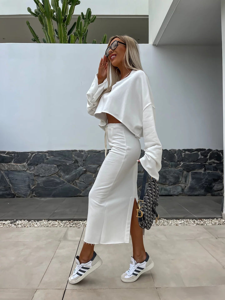Damernas Cropped Sweatshirt och Midi Kjol Set Mirla-Eva Jonsson