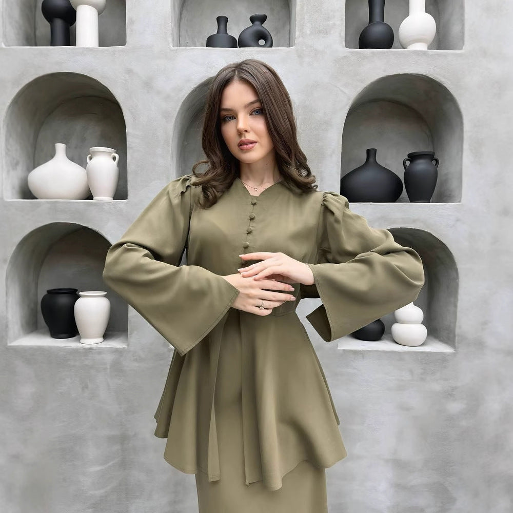 Damernas Elegant Klänning med Volangdetaljer och Knapplista Mirla-Eva Jonsson