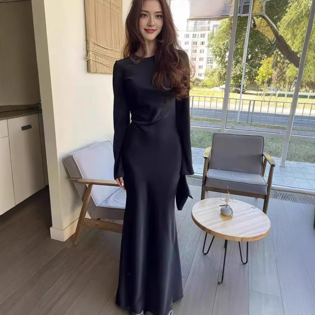 Damernas Elegant Maxi Klänning med smickrande snitt och utsvängda ärmar Mirla-Eva Jonsson