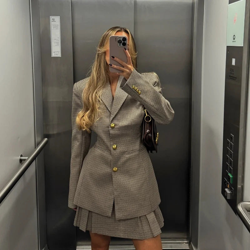 Damernas Elegant Rutigt Blazer med Matchande Kjol Mirla-Eva Jonsson