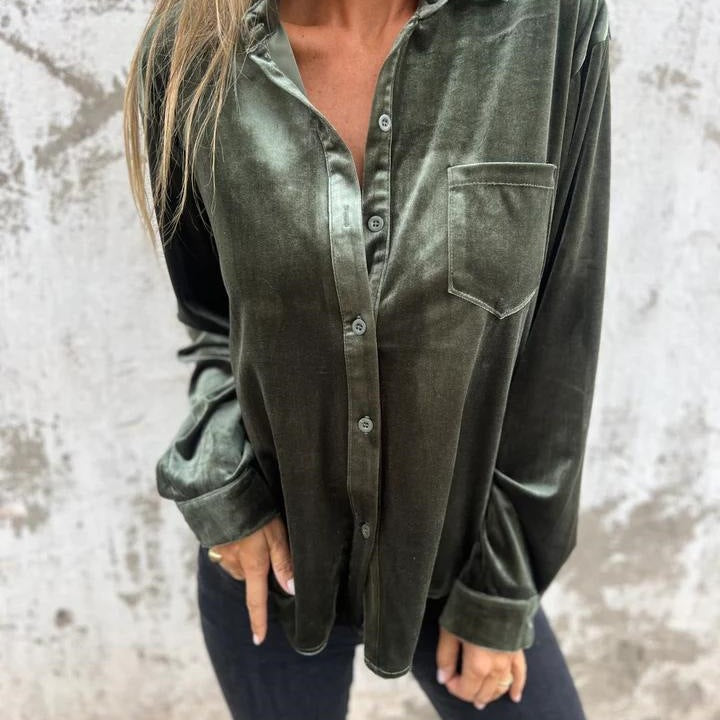Damernas Elegant Satinblus med klassisk krage och bröstficka Mirla-Eva Jonsson