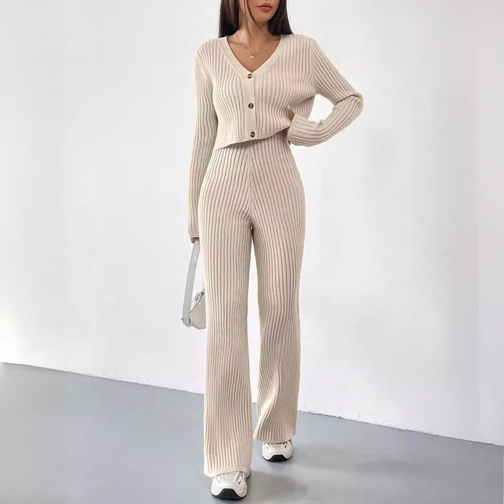 Damernas Elegant Stickad Lounge Set med V-Ringning och Höga Manschetter Mirla-Eva Jonsson