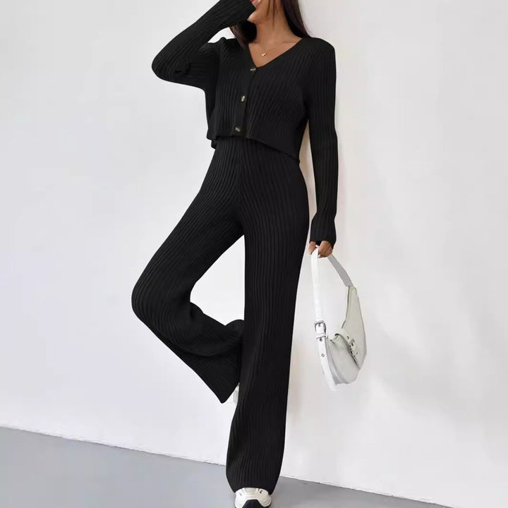 Damernas Elegant Stickad Lounge Set med V-Ringning och Höga Manschetter Mirla-Eva Jonsson