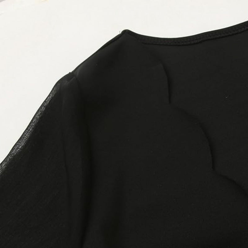 Damernas Elegant V-ringad Miniklädning med transparenta långa ärmar och ädelstensäcken Eva Jonsson-Eva Jonsson