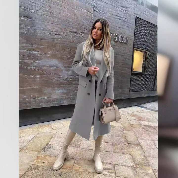 Damernas Elegant och Tidlös Ullkappa med Dubbelknäppning Mirla-Eva Jonsson