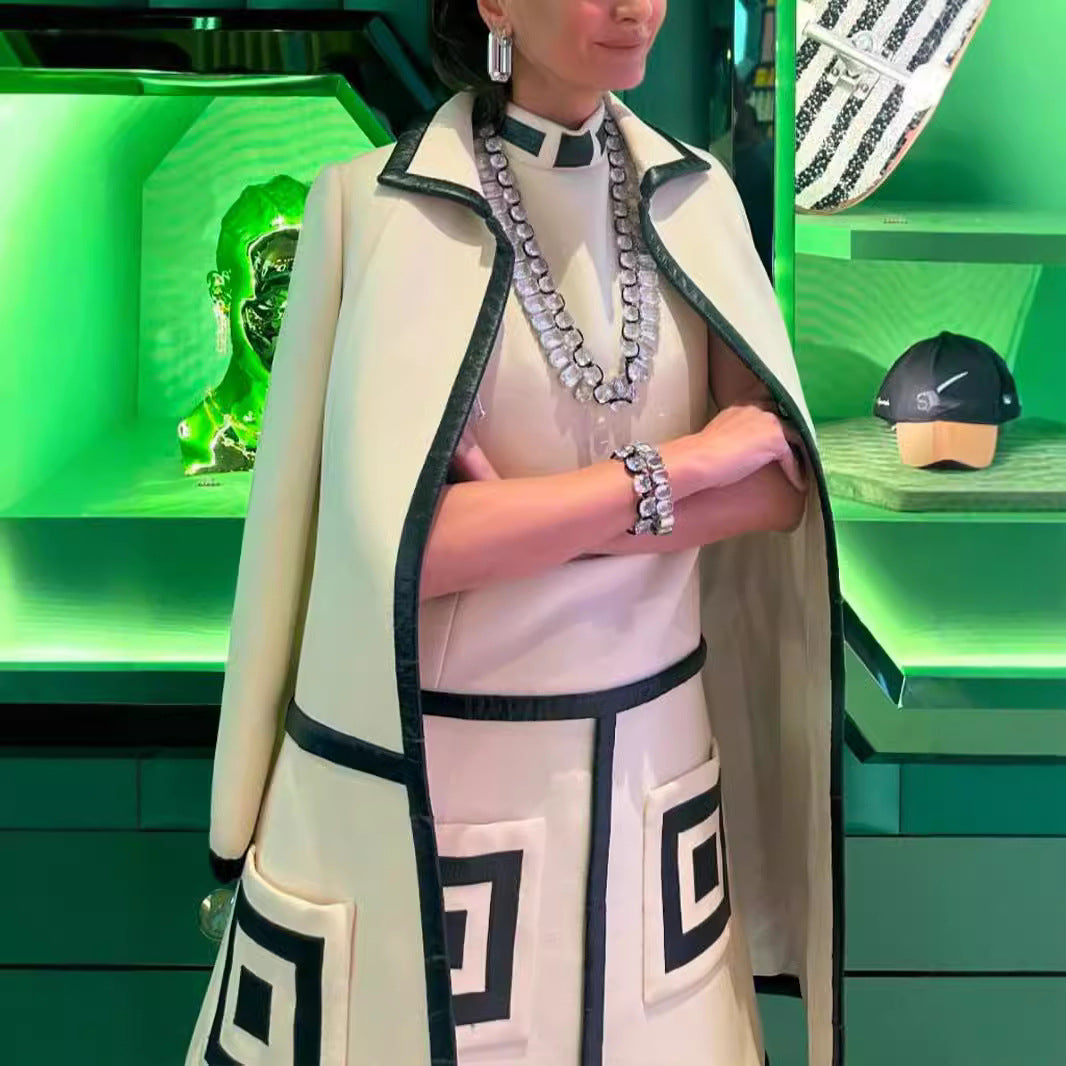 Damernas Elegant och raffinerad jacka med strukturerad design och kontrastsömmar Eva Jonsson-Eva Jonsson