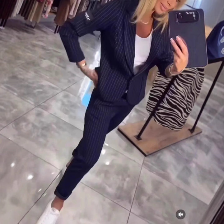 Damernas Eleganta Blazer-byxdress med fina ränder Mirla-Eva Jonsson