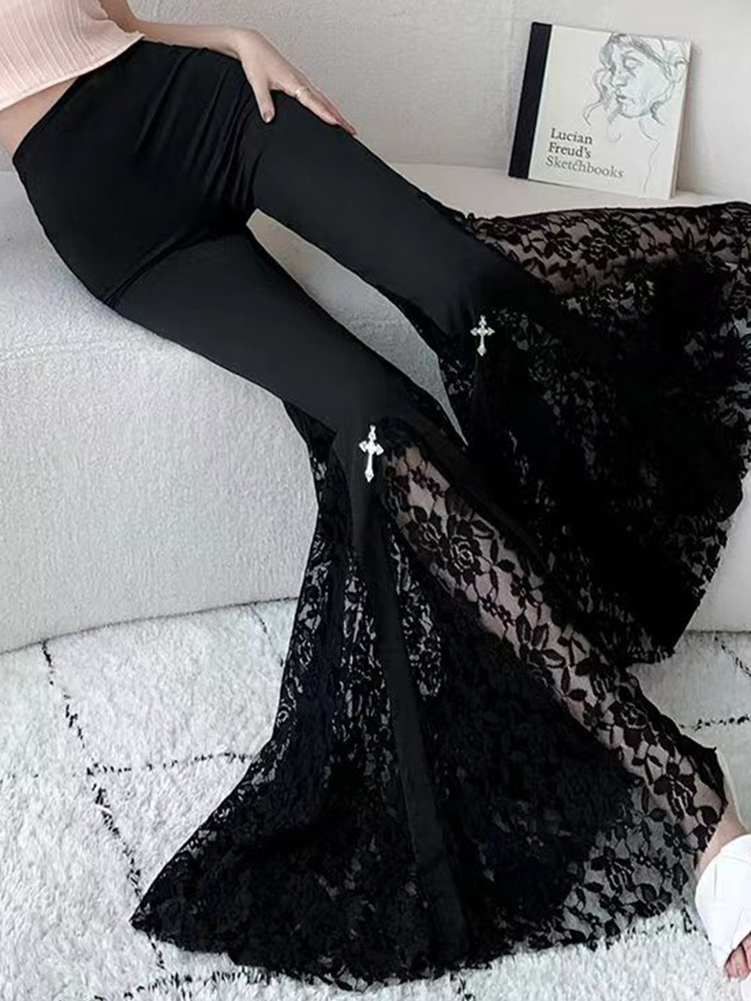 Damernas Eleganta Flared Byxor med Spetsapplikationer Mirla-Eva Jonsson