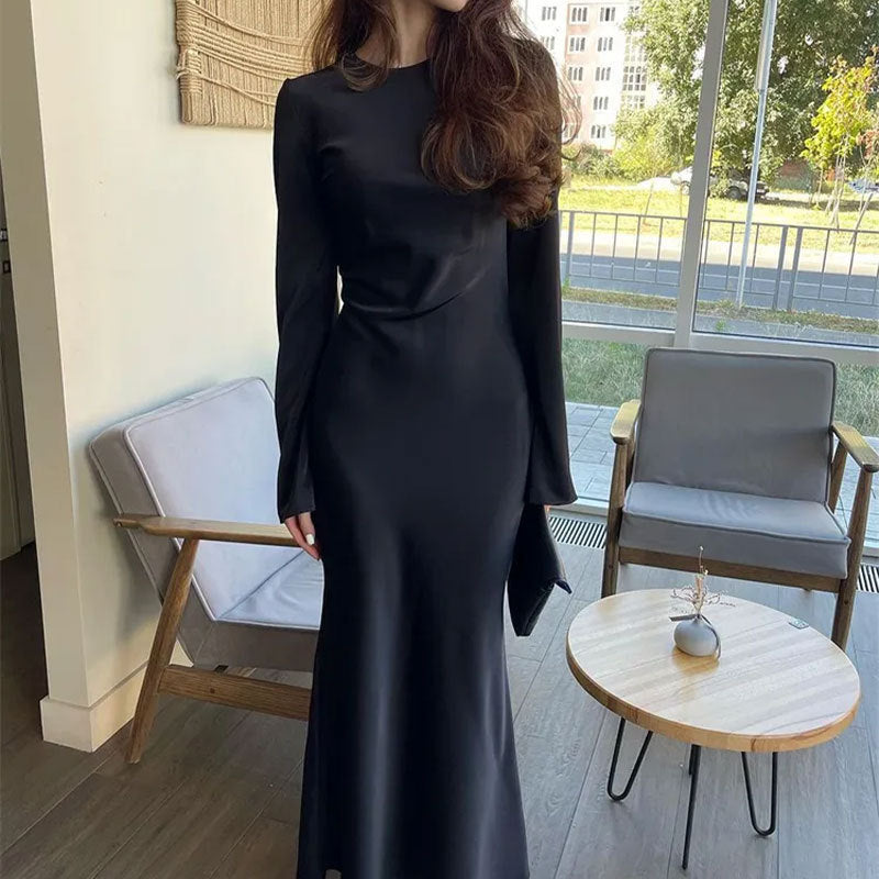 Damernas Eleganta Maxiklänning med Vid Passform och Eleganta Ärmar Mirla-Eva Jonsson