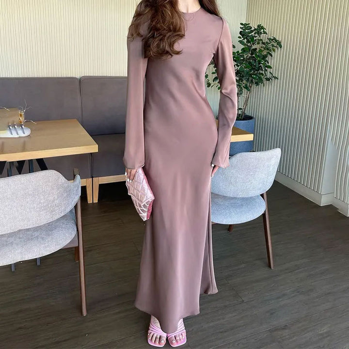 Damernas Eleganta Maxiklänning med Vid Passform och Eleganta Ärmar Mirla-Eva Jonsson
